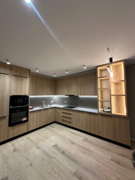 Tirane, jepet me qera apartament 2+1+Ballkon , 120 m² 650 € (Astir)