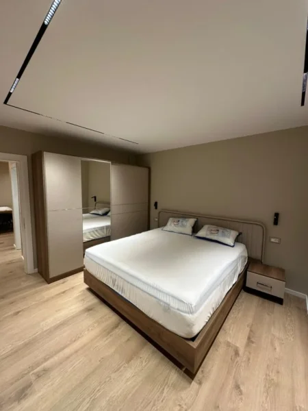 Tirane, jepet me qera apartament 2+1+Ballkon , 120 m² 650 € (Astir)