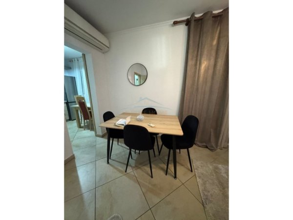 Tirane, jepet me qera apartament Kati 6, 87 m² 700 €