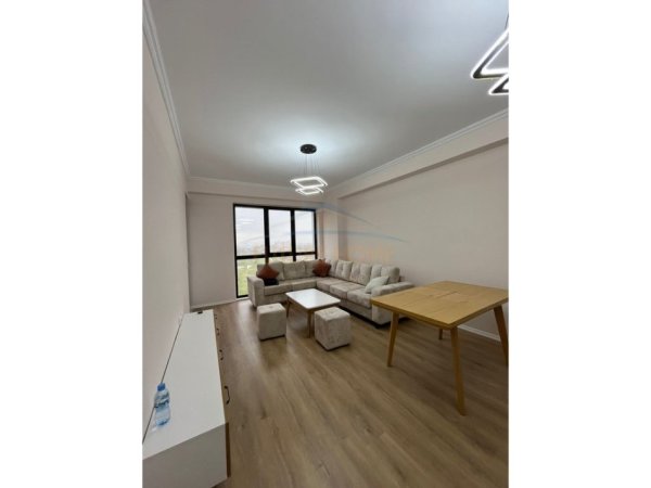 Tirane, jepet me qera apartament Kati 5, 93 m² 650 €