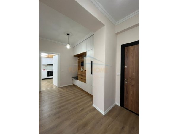 Tirane, jepet me qera apartament Kati 5, 93 m² 650 €