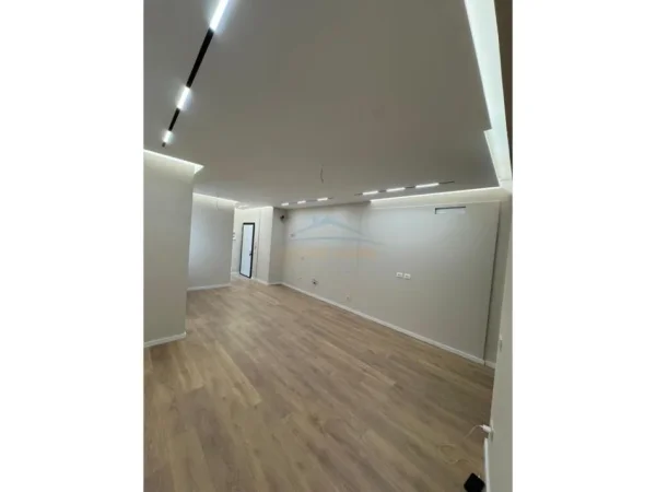 Tirane, shitet apartament Kati 5, 86 m² 312.000 €