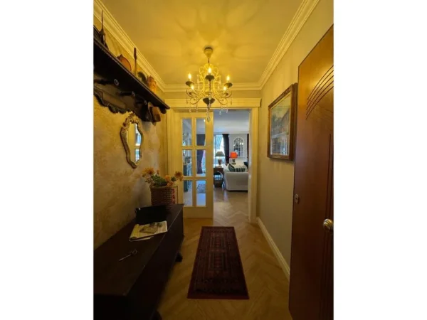 Tirane, shitet apartament Kati 3, 140 m² 650.000 €