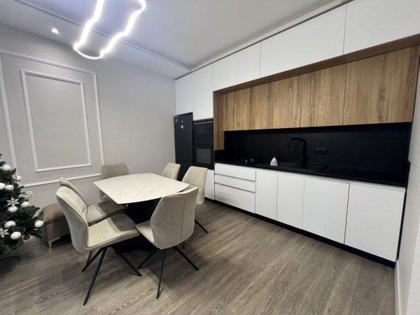 QQera, Apartament 2+1+2, Rose Garden,TEG 1.000 €