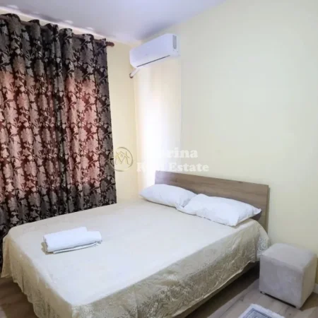 Tirane, jepet me qera apartament 3+1 Kati 4, 120 m² 450 € (Fresku)