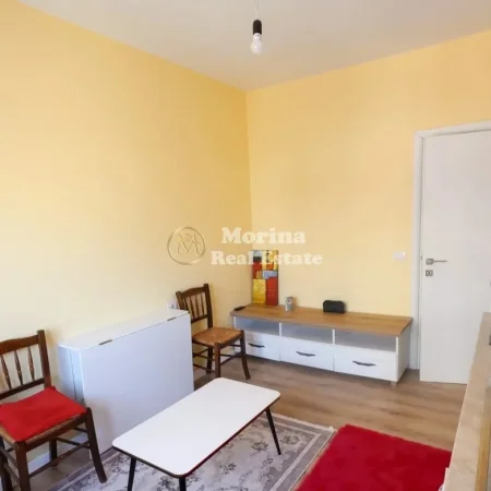 Tirane, jepet me qera apartament 3+1 Kati 4, 120 m² 450 € (Fresku)