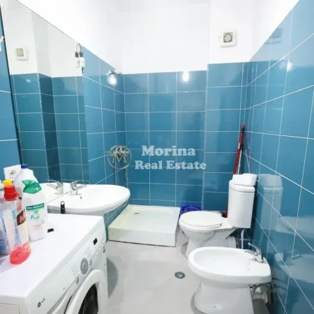 Tirane, jepet me qera apartament 3+1 Kati 4, 120 m² 450 € (Fresku)