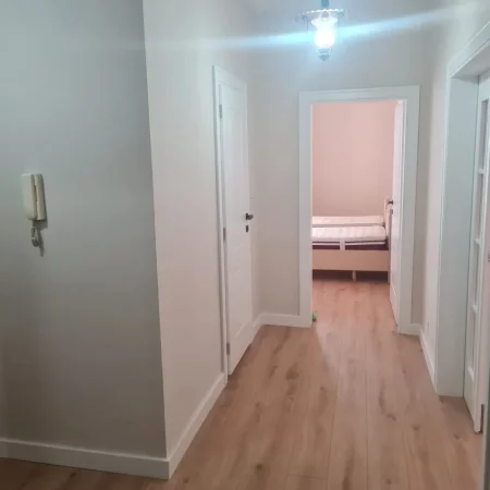 Tirane, jepet me qera apartament 2+1 Kati 7, 95 m² 700 € (Zogu i Zi)