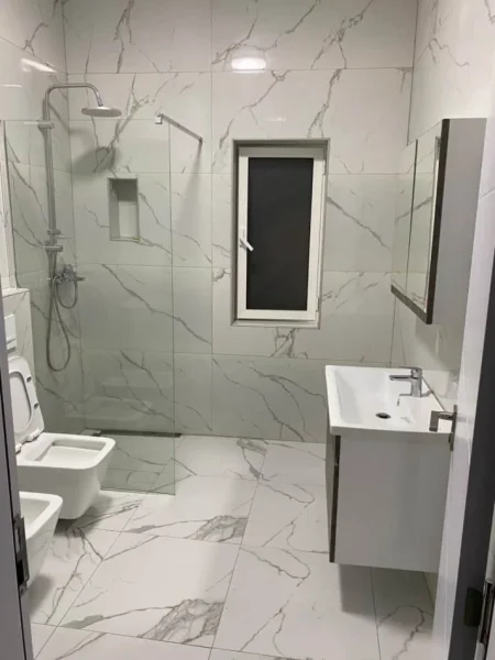 Tirane, jepet me qera 1+1 Kati 1, 