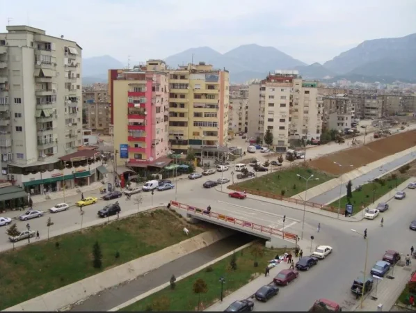 Jepet me Qera Apartament 2+1 ne Brryl, Mobilim i Ri , Fringo e Re ,600 €URO