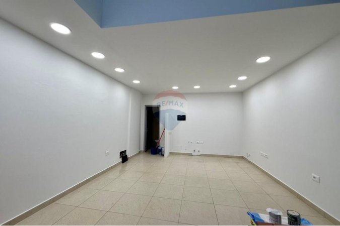 Tirane, jepet me qera dyqan Kati 0, 37 m² 700 € (rruga e elbasanit)