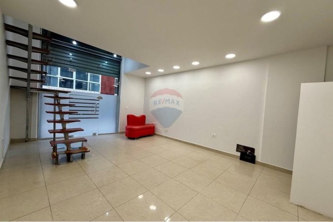 Tirane, jepet me qera dyqan Kati 0, 37 m² 700 € (rruga e elbasanit)
