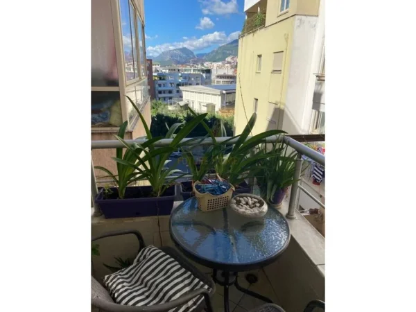 Tirane, shitet apartament 2+1 Kati 7, 100 m² 165.000 € (FRESK , Prane Restorant Freskut)