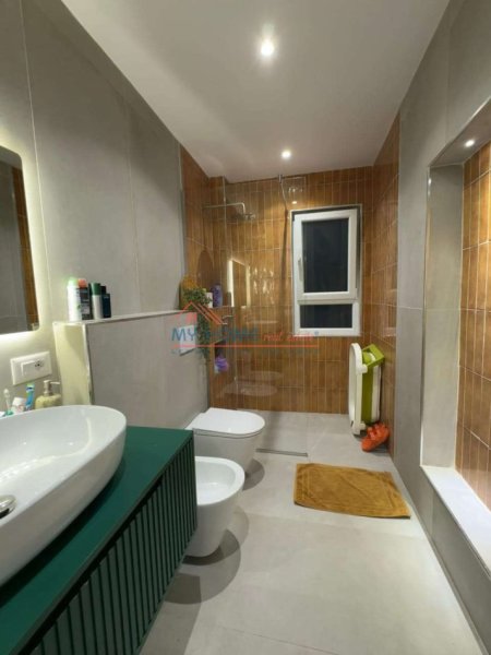 Tirane, jepet me qera apartament 1+1+Ballkon Kati 4, 74 m² 600 € (Myslym Shyri)