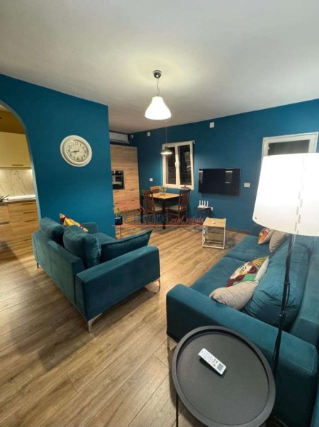 Tirane, jepet me qera apartament 1+1+Ballkon Kati 4, 74 m² 600 € (Myslym Shyri)