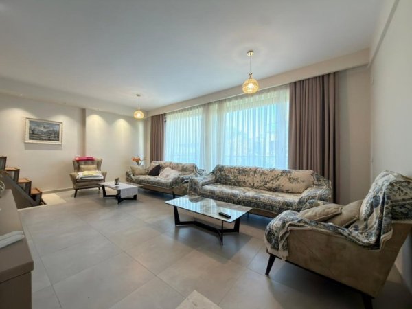 Durres, shitet Vile 2 Katshe Kati 2, 233 m² 1.200.000 € (Vila Mar , Gjiri Lalezit)