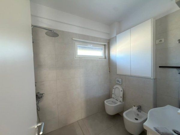 Durres, shitet Vile 2 Katshe Kati 2, 233 m² 1.200.000 € (Vila Mar , Gjiri Lalezit)