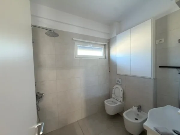 Durres, shitet Vile 2 Katshe Kati 2, 233 m² 1.200.000 € (Vila Mar , Gjiri Lalezit)