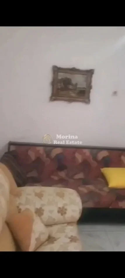 Tirane, jepet me qera shtepi 1+1 Kati 1, 55 m² 250 € (Rruga Siri Kodra)