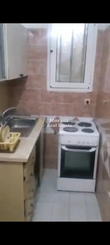 Tirane, jepet me qera shtepi 1+1 Kati 1, 55 m² 250 € (Rruga Siri Kodra)