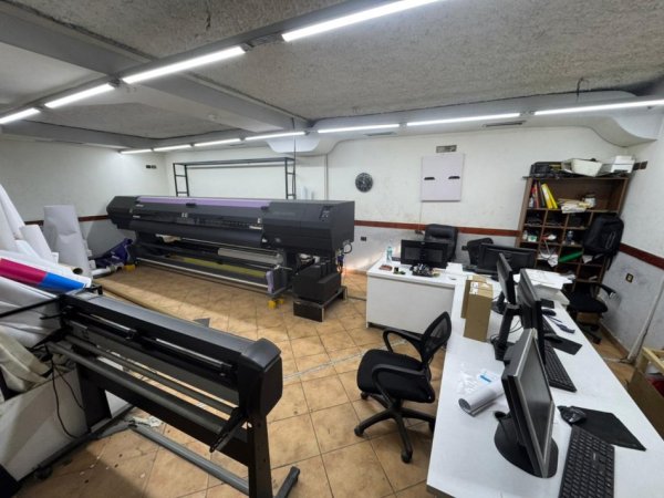 Tirane, shitet ambjent biznesi , 200 m² 