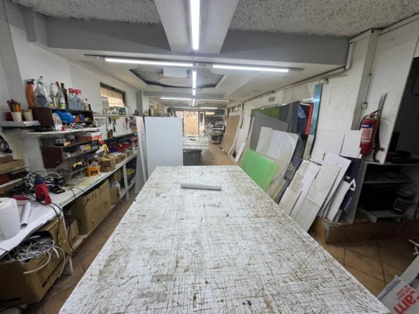 Tirane, shitet ambjent biznesi , 200 m² 