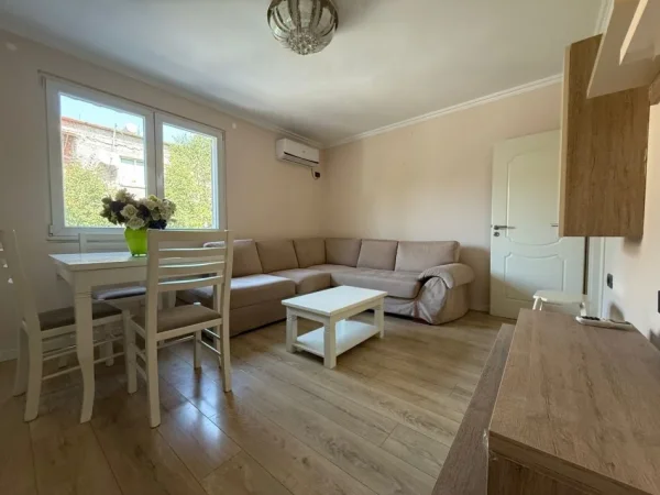 Tirane, shitet apartament 2+1 Kati 1, 90 m² 156.000 € (Pranë Shkollës Bashkuar, Rruga Kongresi Manastirit, Tiranë)