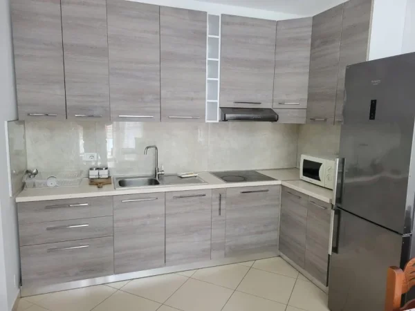 Tirane, jepet me qera apartament 1+1+Aneks+Ballkon Kati 6, 72 m² 450 € (Golden Park)