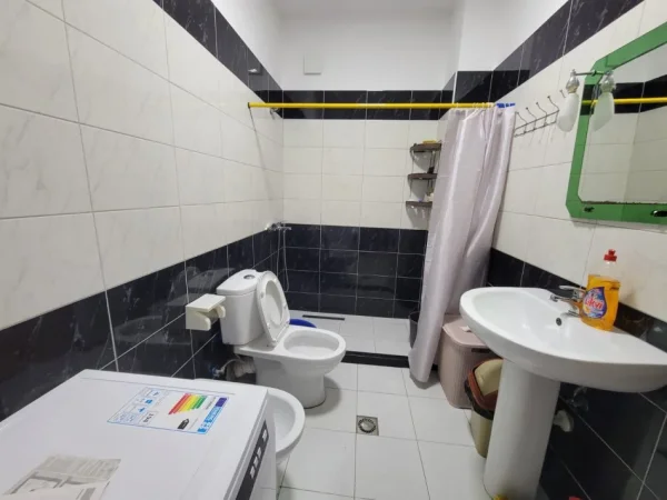 Tirane, jepet me qera apartament 1+1+Aneks+Ballkon Kati 6, 72 m² 450 € (Golden Park)