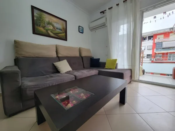 Tirane, jepet me qera apartament 1+1+Aneks+Ballkon Kati 6, 72 m² 450 € (Golden Park)