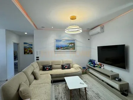 Tirane, shitet apartament 2+1 Kati 4, 200 m² 280.000 €
