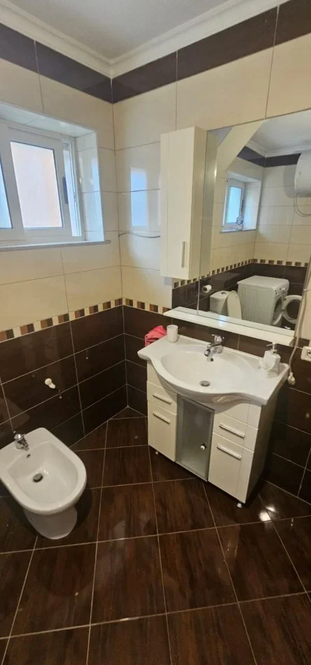 Durres, jepet me qera apartament 2+1+Ballkon Kati 2, 50.000 € 