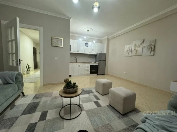 Tirane, jepet me qera apartament 2+1 Kati 2, 126 m² 700 € (Fresk)
