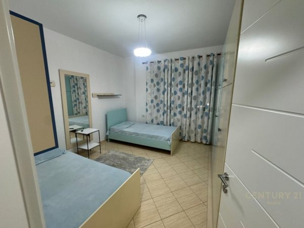 Tirane, jepet me qera apartament 2+1 Kati 2, 126 m² 700 € (Fresk)