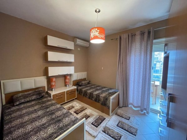 Tirane, shitet apartament 4+1 Kati 2, 141 m² 315.000 € (Rruga Mine Peza)