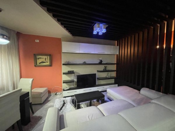 Tirane, shitet apartament 4+1 Kati 2, 141 m² 315.000 € (Rruga Mine Peza)