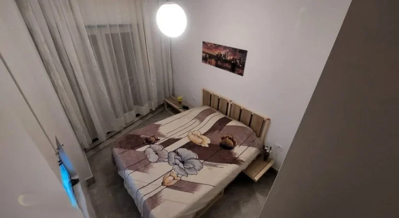 Tirane, jepet me qera apartament 1+1 Kati 2, 65 m² 550 € (kodra e diellit)