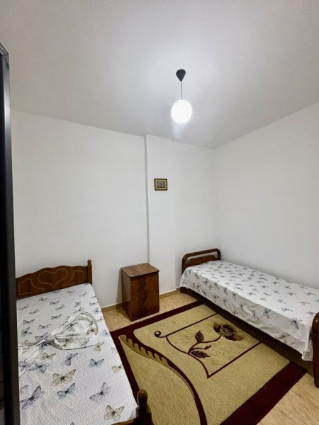 Tirane, jepet me qera apartament 3+1 , 95 m² 450 € (Rruga Dritan Hoxha)