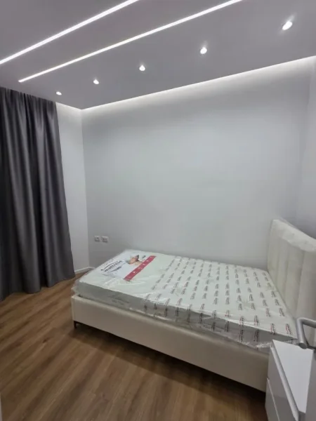 Tirane, jepet me qera apartament 2+1 Kati 6, 85 m² 600 € (Ali Demi.)