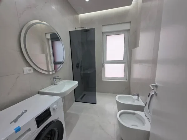 Tirane, jepet me qera apartament 2+1 Kati 6, 85 m² 600 € (Ali Demi.)