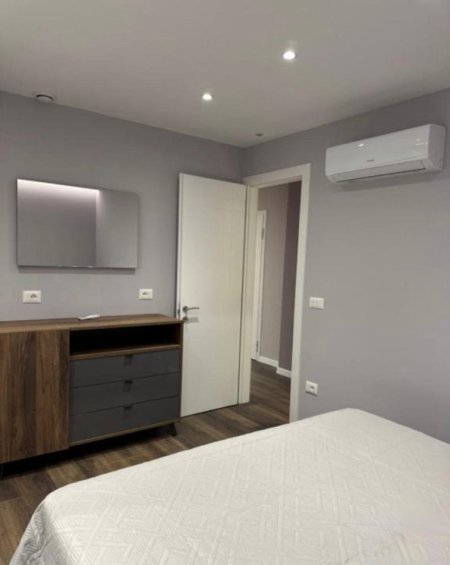 Tirane, jepet me qera apartament 1+1 Kati 1, 65 m² 700 € (Rruga "Haxhi Dalliu")