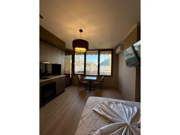 Tirane, shitet garsonier 1+1 Kati 9, 61 m² 210.000 €