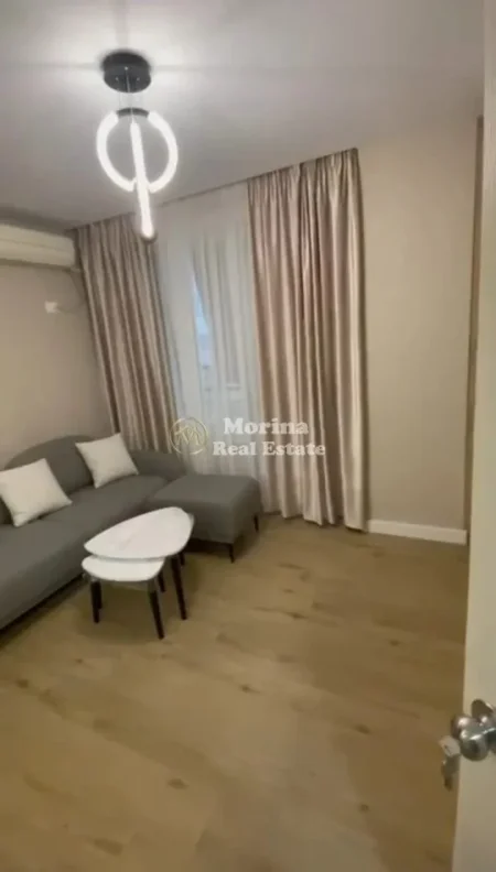 Tirane, jepet me qera apartament 1+1 Kati 3, 65 m² 350 € (Fresku)