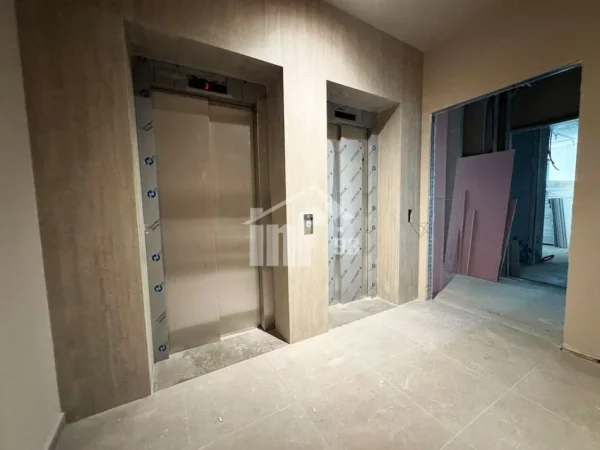 Tirane, shitet ambjent biznesi Kati 5, 266 m² 1.200.000 € (TE RRUGA E KAVAJËS, PRANË QENDRËS)