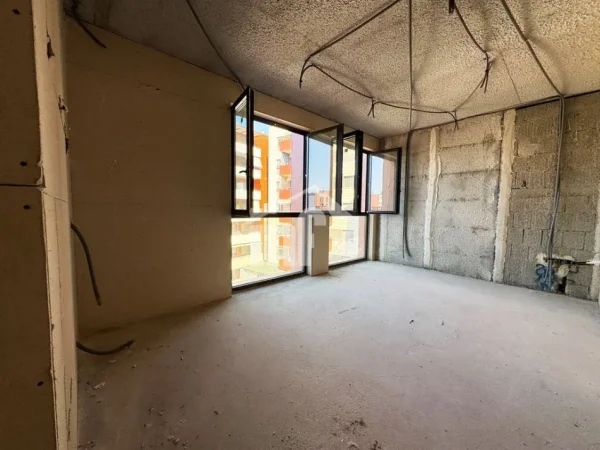 Tirane, shitet ambjent biznesi Kati 5, 266 m² 1.200.000 € (TE RRUGA E KAVAJËS, PRANË QENDRËS)