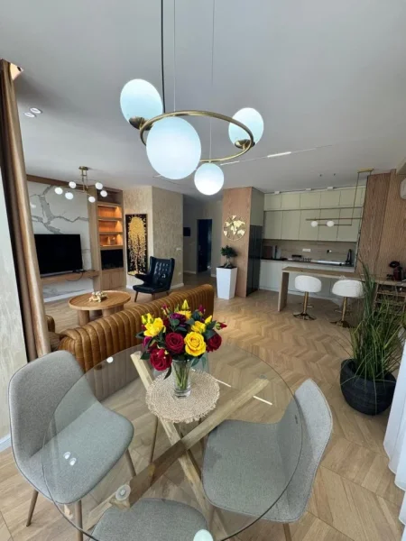 Tirane, jepet me qera apartament 1+1+Aneks+Ballkon Kati 3, 145 m² 1.500 € (Liqeni i Farkes)