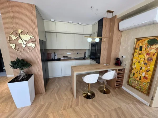 Tirane, jepet me qera apartament 1+1+Aneks+Ballkon Kati 3, 145 m² 1.500 € (Liqeni i Farkes)