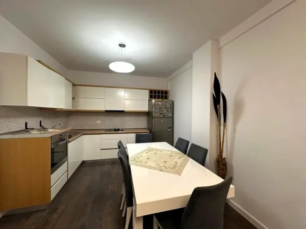 Tirane, shitet apartament 2+1 Kati 7, 108 m² 180.000 € (astir)