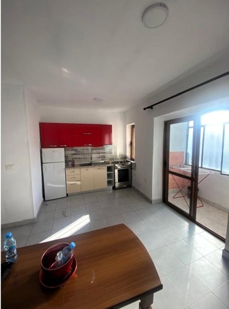 Tirane, shitet apartament 1+1 Kati 3, 60 m² 137.000 € (SHKOLLA E KUQE)