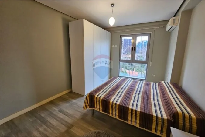 Tirane, jepet me qera apartament 2+1+Ballkon Kati 2, 95 m² 550 € (Stavri Themeli)
